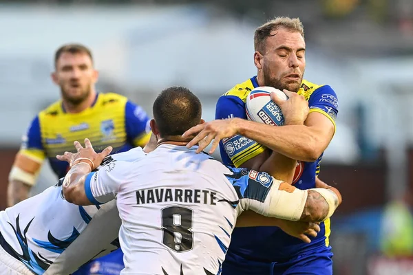 James Harrison Warrington Wolves Tackled Romain Navarrete Toulouse Olympique — 스톡 사진