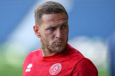 Billy Sharp #10 of Sheffield United arrives at the game prior to kick off