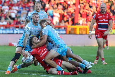 Matt Parcell #9 of Hull KR goes over for a try to make it 4-0 