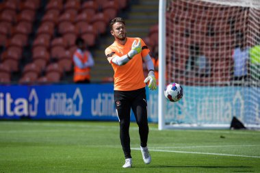 Chris Maxwell #1 of Blackpool during the pre-game warmup