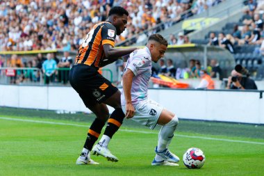 Benjamin Tetteh #30 of Hull City and Max Aarons #2 of Norwich City 