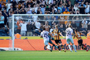 Matt Ingram #1 of Hull City makes a save to keep the score at 2-1
