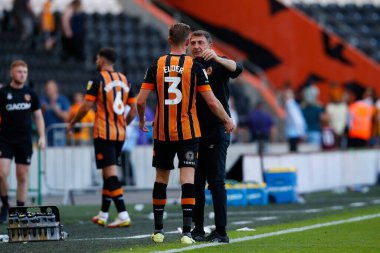 Callum Elder #3 of Hull City and Shota Arveladze manager of Hull City celebrate winning the game 