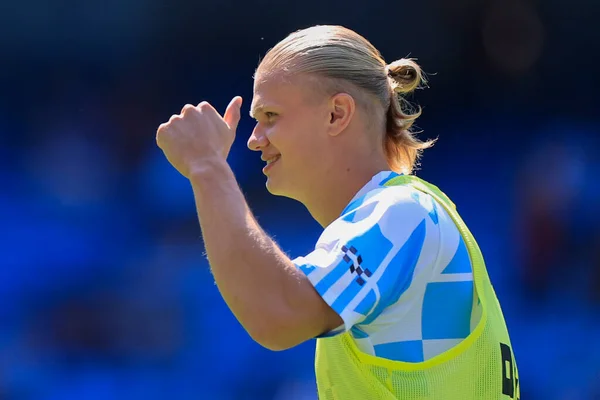 Erling Haaland Manchester City Gives Thumbs Fans Warm — Foto Stock