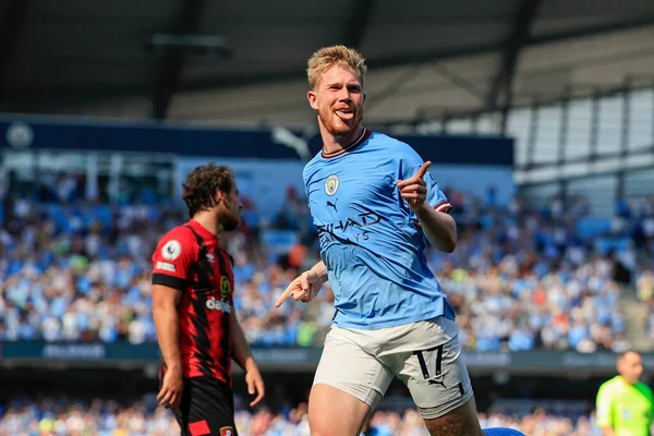 Kevin De Bruyne #17 of Manchester City celebrates scoring to make it 2-0