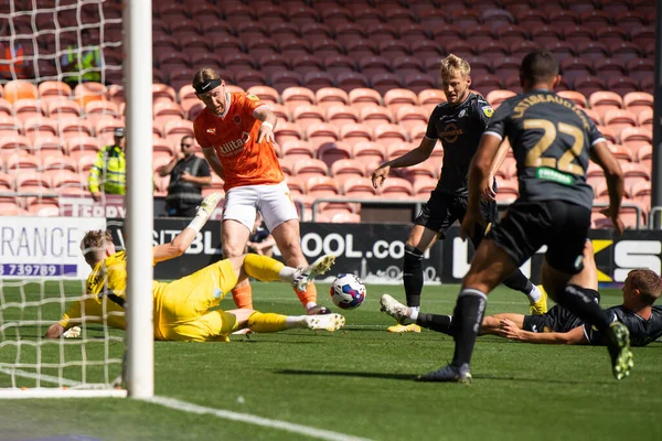 Josh Bowler Blackpool Shoots Goal Its Saved Andy Fisher Swansea — 图库照片