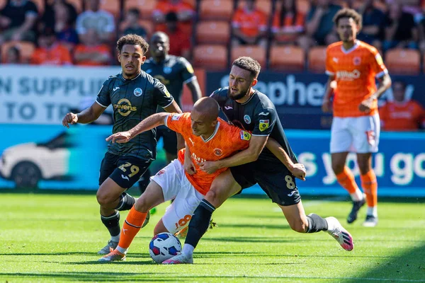 Lewis Fiorini Blackpool Fouled Matt Grimes Swansea City — Foto de Stock