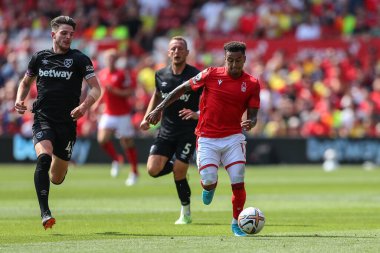Jesse Lingard #11 of Nottingham Forest runs with the ball