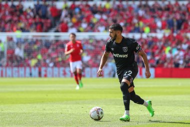 Sad Benrahma #22 of West Ham United runs with the ball 