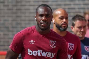 Michail Antonio #9 of West Ham United arrives at the game prior to kick off