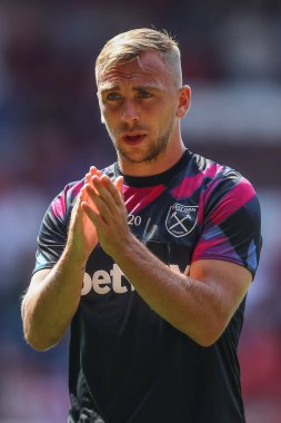 Jarrod Bowen #20 of West Ham United applauds the travelling fans during the warm up