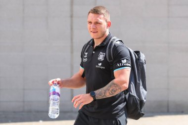 Jordan Lane #13 of Hull FC arrives at the MKM Stadium