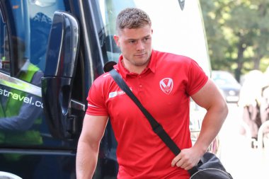 Morgan Knowles #13 of St Helens arrives at the MKM Stadium