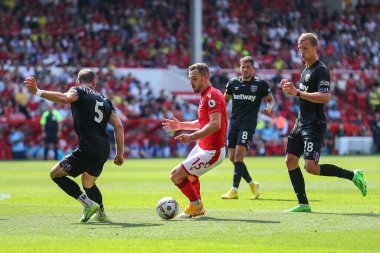 Harry Toffolo #15 of Nottingham Forest runs with the ball