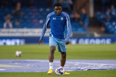 Fisayo Dele-Bashiru #17 of Sheffield Wednesday during the pre match warm up 