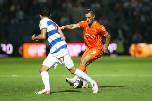 Jerry Yates #9 of Blackpool on the ball 