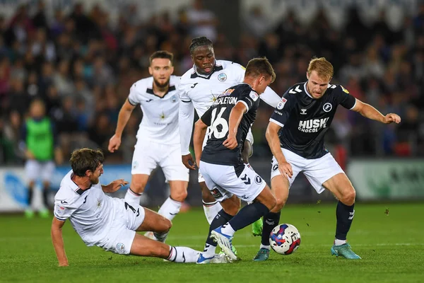 Joe Allen Swansea City Jamie Shackleton Millwall Compete Ball — Foto Stock