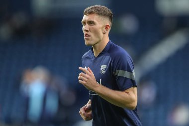 Dara O'Shea #4 of West Bromwich Albion warms up ahead of kick off