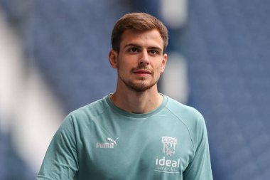 Jayson Molumby #14 of West Bromwich Albion arrives at the game ahead of kick off