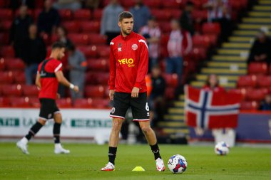 Chris Basham #6 of Sheffield United warms up before the game