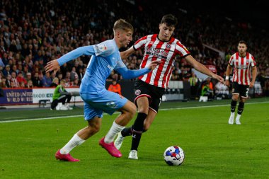 Anel Ahmedhodzic #15 of Sheffield United and Jack Clarke #20 of Sunderland  