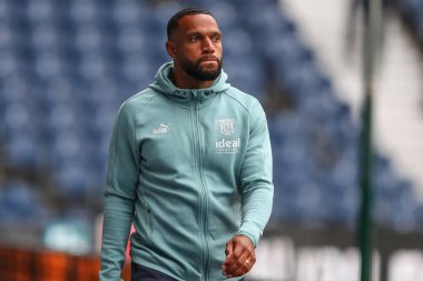 Matt Phillips #10 of West Bromwich Albion arrives at the game ahead of kick off