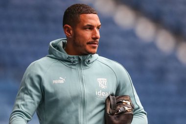 Jake Livermore #8 of West Bromwich Albion arrives at the game ahead of kick off