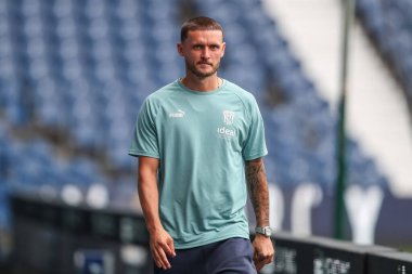 John Swift #19 of West Bromwich Albion arrives at the game ahead of kick off