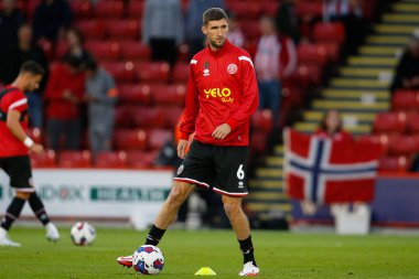 Chris Basham #6 of Sheffield United warms up before the game