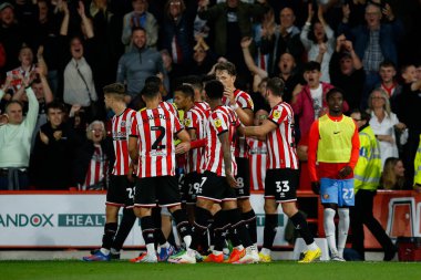 Anel Ahmedhodzic #15 of Sheffield United Celebrates scoring a goal to make it 1-0
