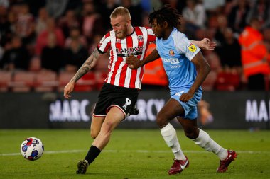 Oliver McBurnie #9 of Sheffield United and Aji Alese #42 of Sunderland