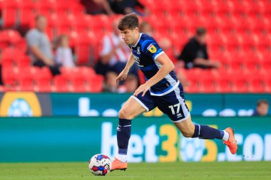 Paddy McNair #17 of Middlesbrough runs with the ball