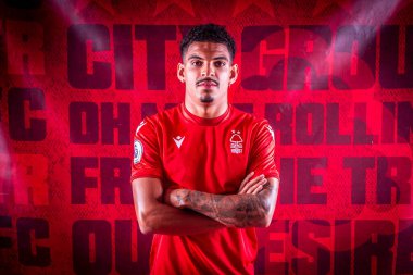 Morgan Gibbs-White signs for Nottingham Forest from Wolverhampton Wanderers