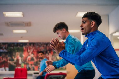 Morgan Gibbs-White signs for Nottingham Forest from Wolverhampton Wanderers