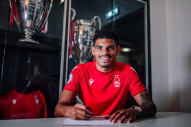 Morgan Gibbs-White signs for Nottingham Forest from Wolverhampton Wanderers