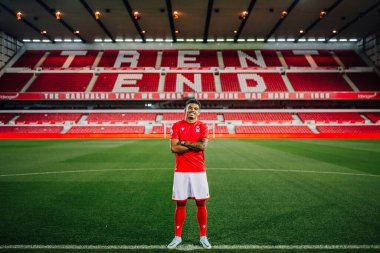 Morgan Gibbs-White signs for Nottingham Forest from Wolverhampton Wanderers