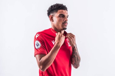 Morgan Gibbs-White signs for Nottingham Forest from Wolverhampton Wanderers