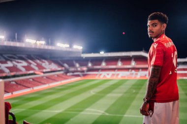 Morgan Gibbs-White signs for Nottingham Forest from Wolverhampton Wanderers