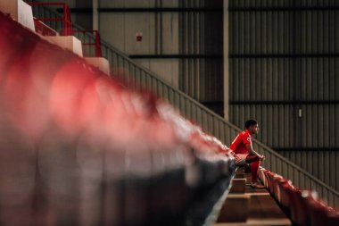 Morgan Gibbs-White signs for Nottingham Forest from Wolverhampton Wanderers
