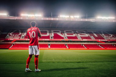 Morgan Gibbs-White signs for Nottingham Forest from Wolverhampton Wanderers