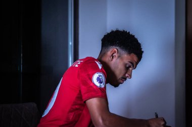 Morgan Gibbs-White signs for Nottingham Forest from Wolverhampton Wanderers