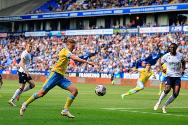 George Byers #14 of Sheffield Wednesday crosses the ball