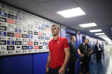 Harry Toffolo of Nottingham Forest arrives at Goodison Park for their natch versus Everton