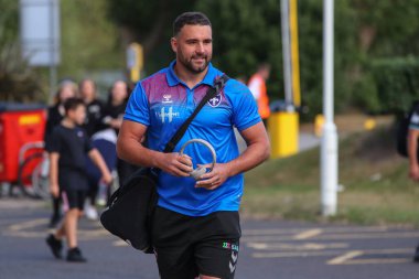 Ex Hull FC Josh Bowden #37 of Wakefield Trinity arrives at the MKM Stadium