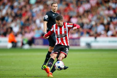Oliver Norwood #16 of Sheffield United scores a free kick to make it 1-0