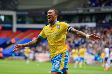 Liam Palmer #2 of Sheffield Wednesday celebrates scoring a goal to make it 0-1