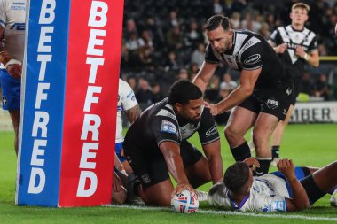 No celebration from Chris Satae #10 of Hull FC so Luke Gale #7 of Hull FC can kick the conversion kick