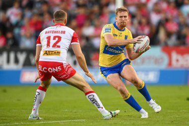 Rowan Milnes #21 of Hull KR makes a break