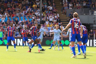 GOAL: Jeffrey Schlupp of Crystal Palace scores, but the goal is ruled out for offside. 