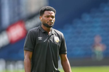 Benjamin Tetteh #30 of Hull City arrives at the game ahead of kick off